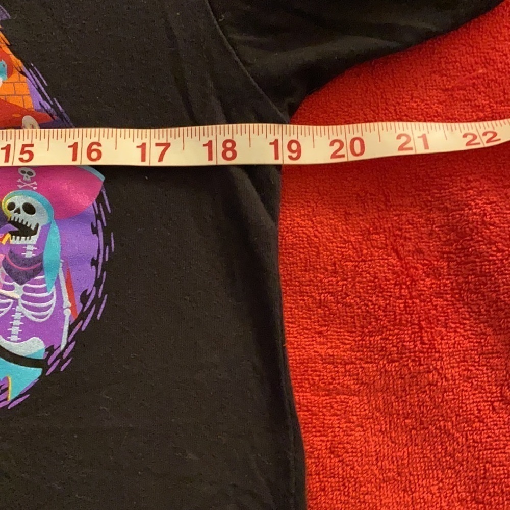 Disney’s Pirates of the Caribbean the Ride Tee - Picture 7 of 8